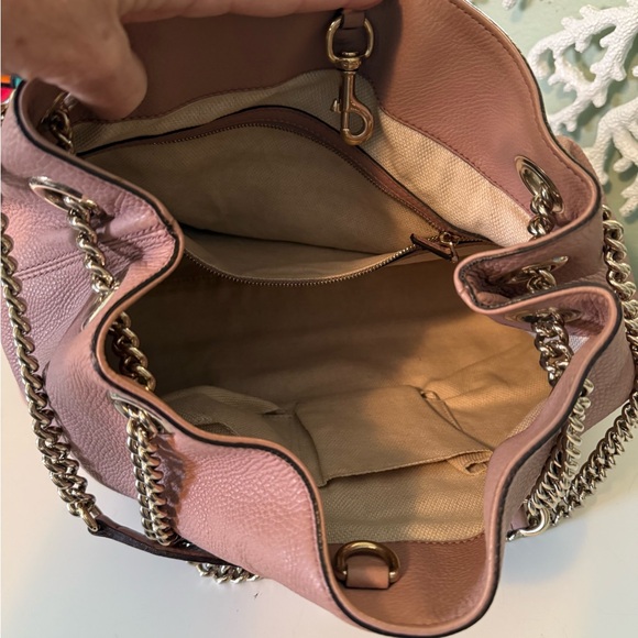 Gucci Soho Pink Shoulder Bag with Iconic GG Logo - Picture 4 of 10